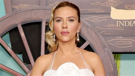 scarlett johansson topless|Scarlett Johansson Poses Topless For D&G